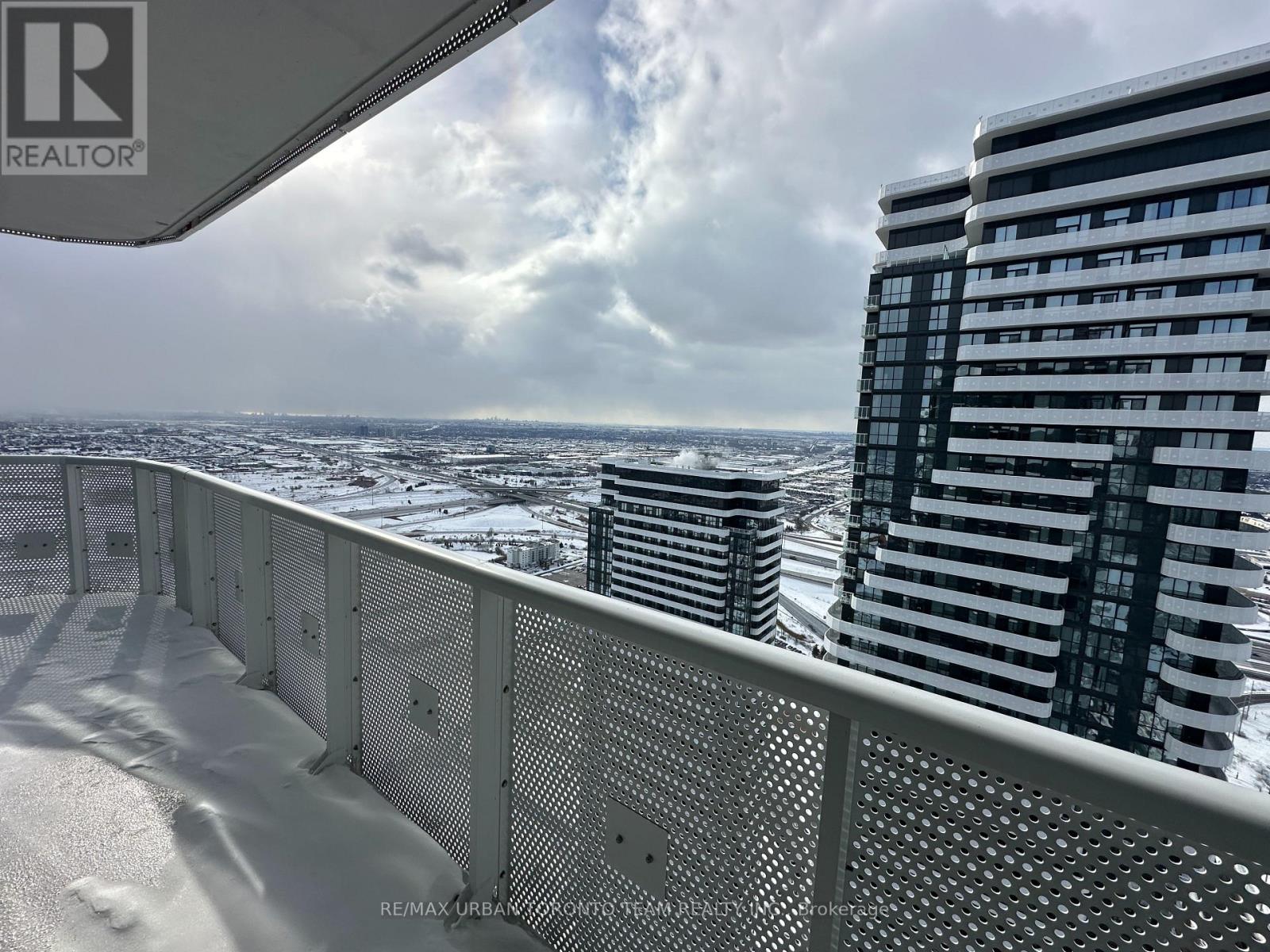 5915 - 8 Interchange Way, Vaughan, Ontario  L4K 5Z7 - Photo 1 - N12809236