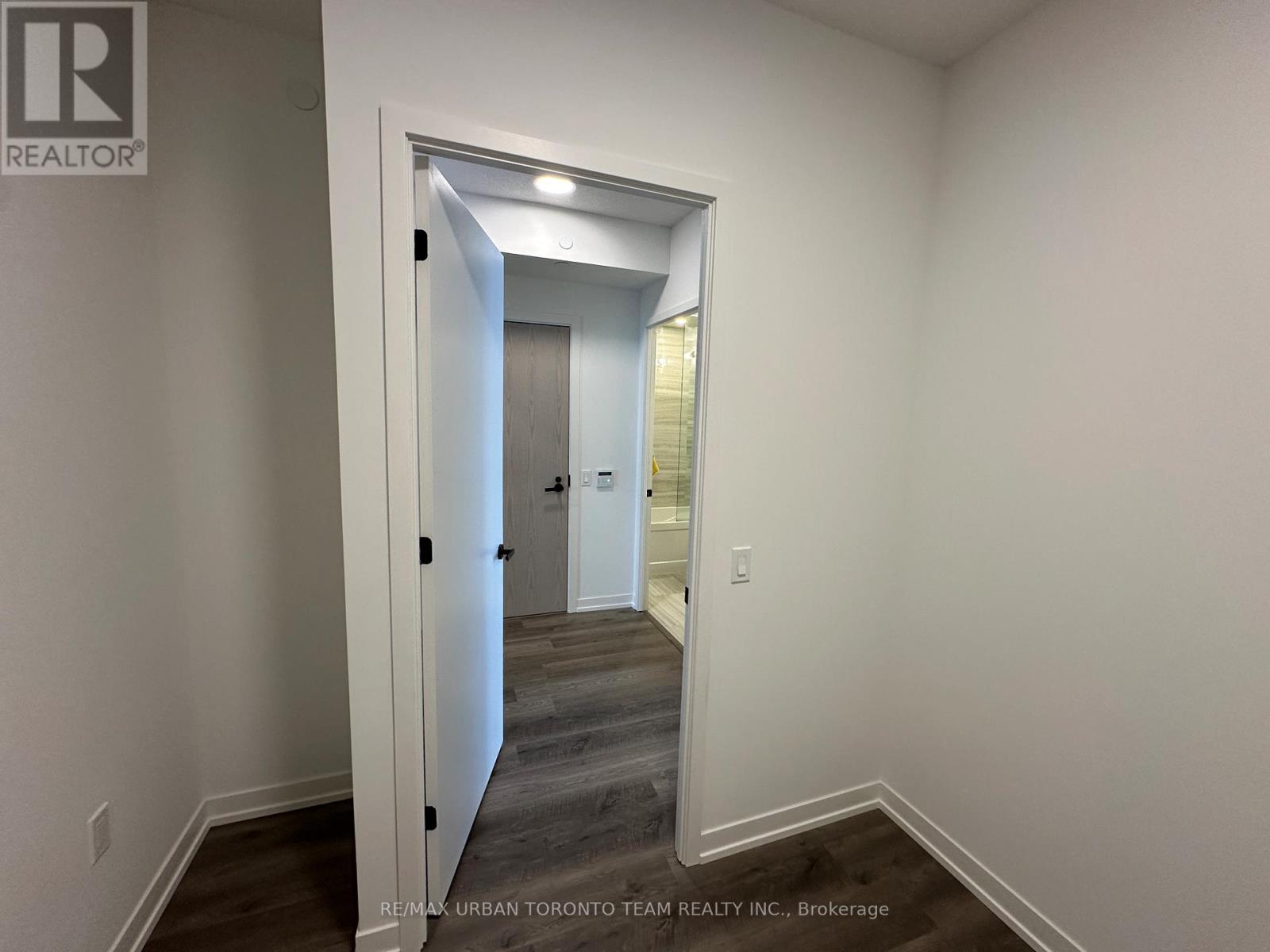 5915 - 8 Interchange Way, Vaughan, Ontario  L4K 5Z7 - Photo 15 - N12809236