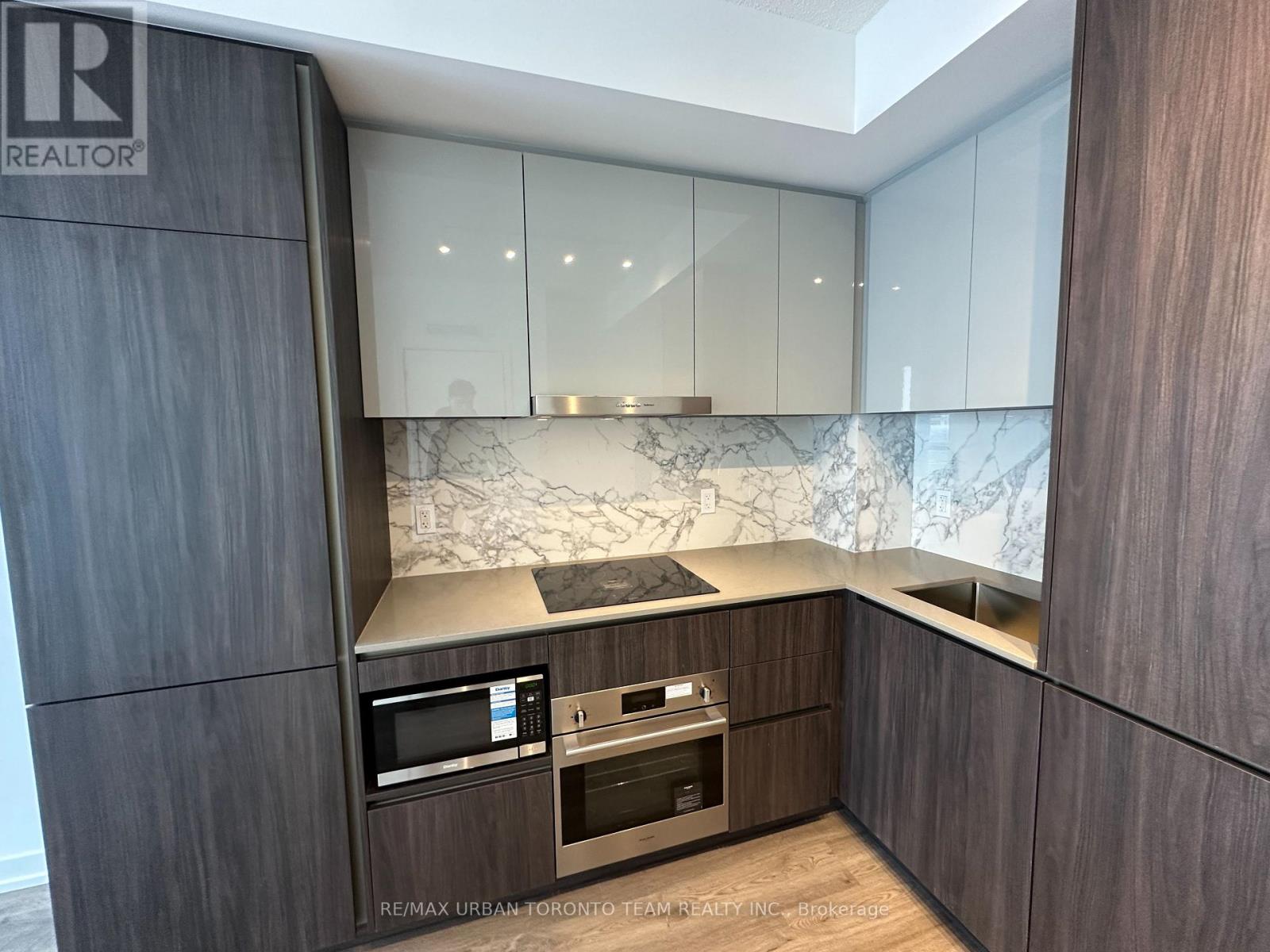 5915 - 8 Interchange Way, Vaughan, Ontario  L4K 5Z7 - Photo 6 - N12809236