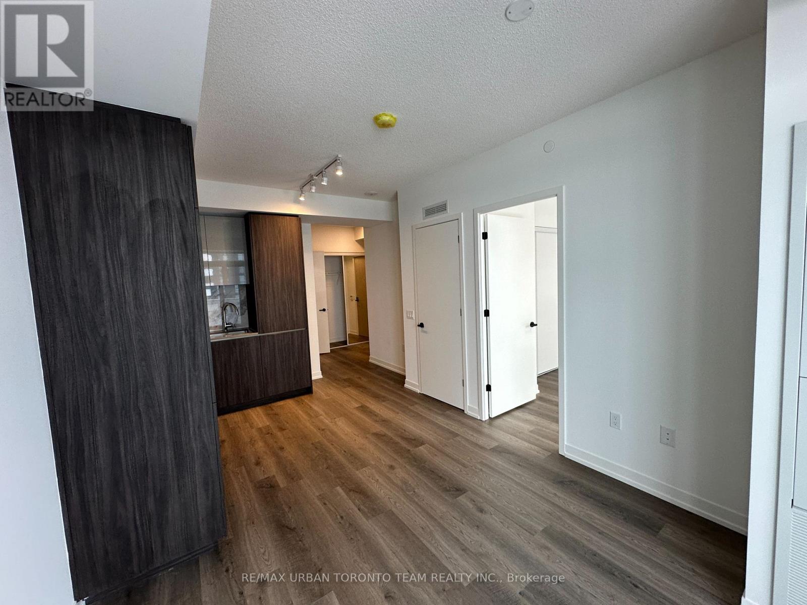 5915 - 8 Interchange Way, Vaughan, Ontario  L4K 5Z7 - Photo 7 - N12809236