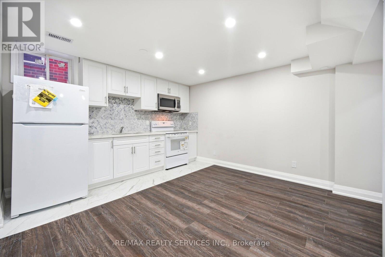 Bsmt - 5 Streamline Drive, Brampton, Ontario L6V 4S6 - Photo 17 - W12809202