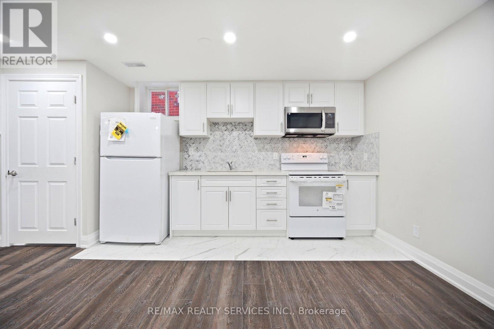 Bsmt - 5 Streamline Drive, Brampton, Ontario L6V 4S6 - Photo 18 - W12809202