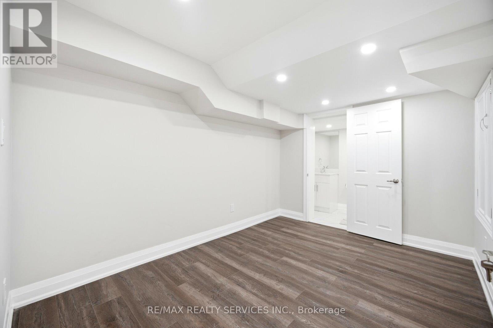 Bsmt - 5 Streamline Drive, Brampton, Ontario L6V 4S6 - Photo 21 - W12809202