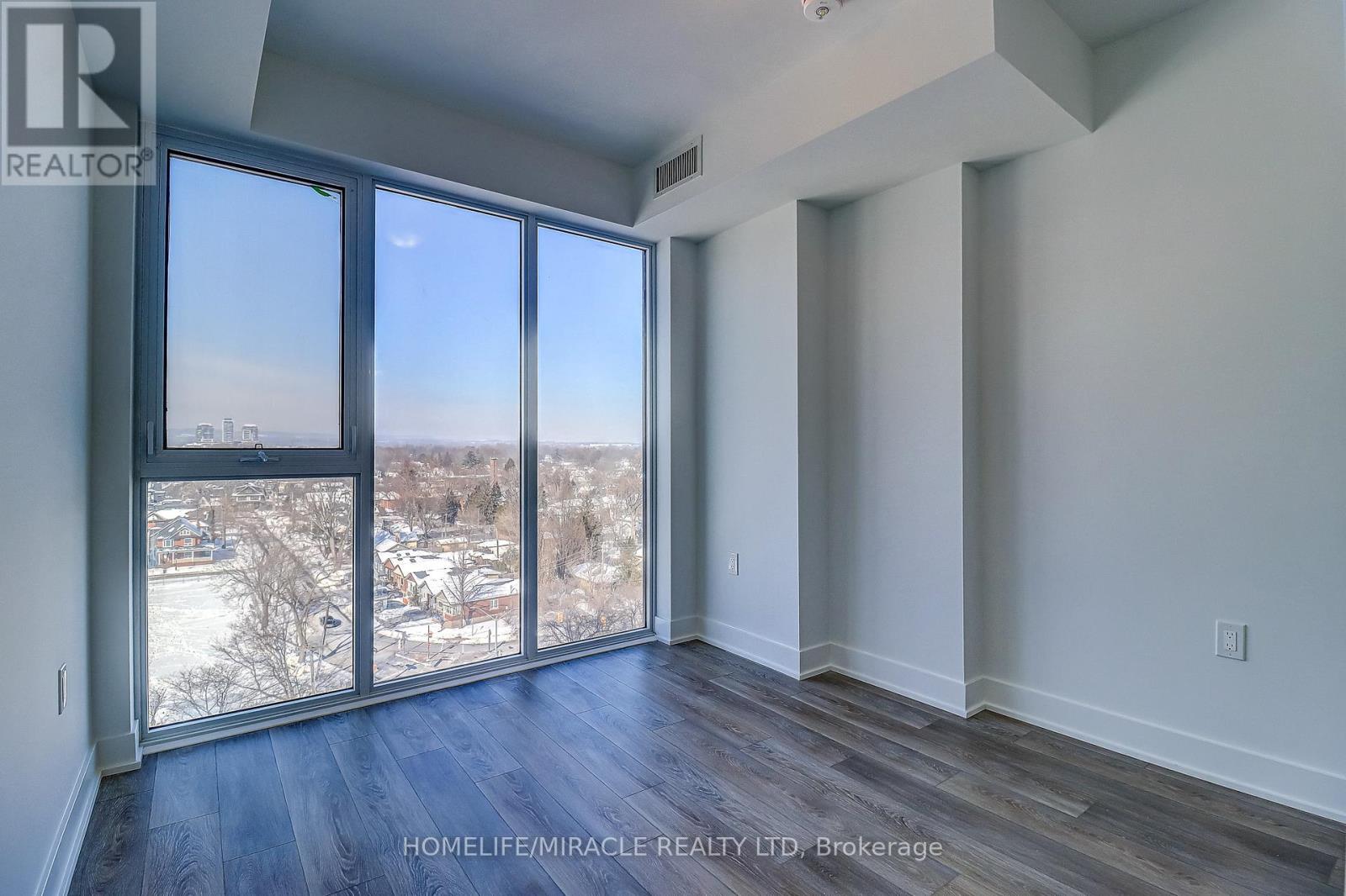 2088 James Street, Burlington, Ontario  L7R 0H2 - Photo 11 - W12809214