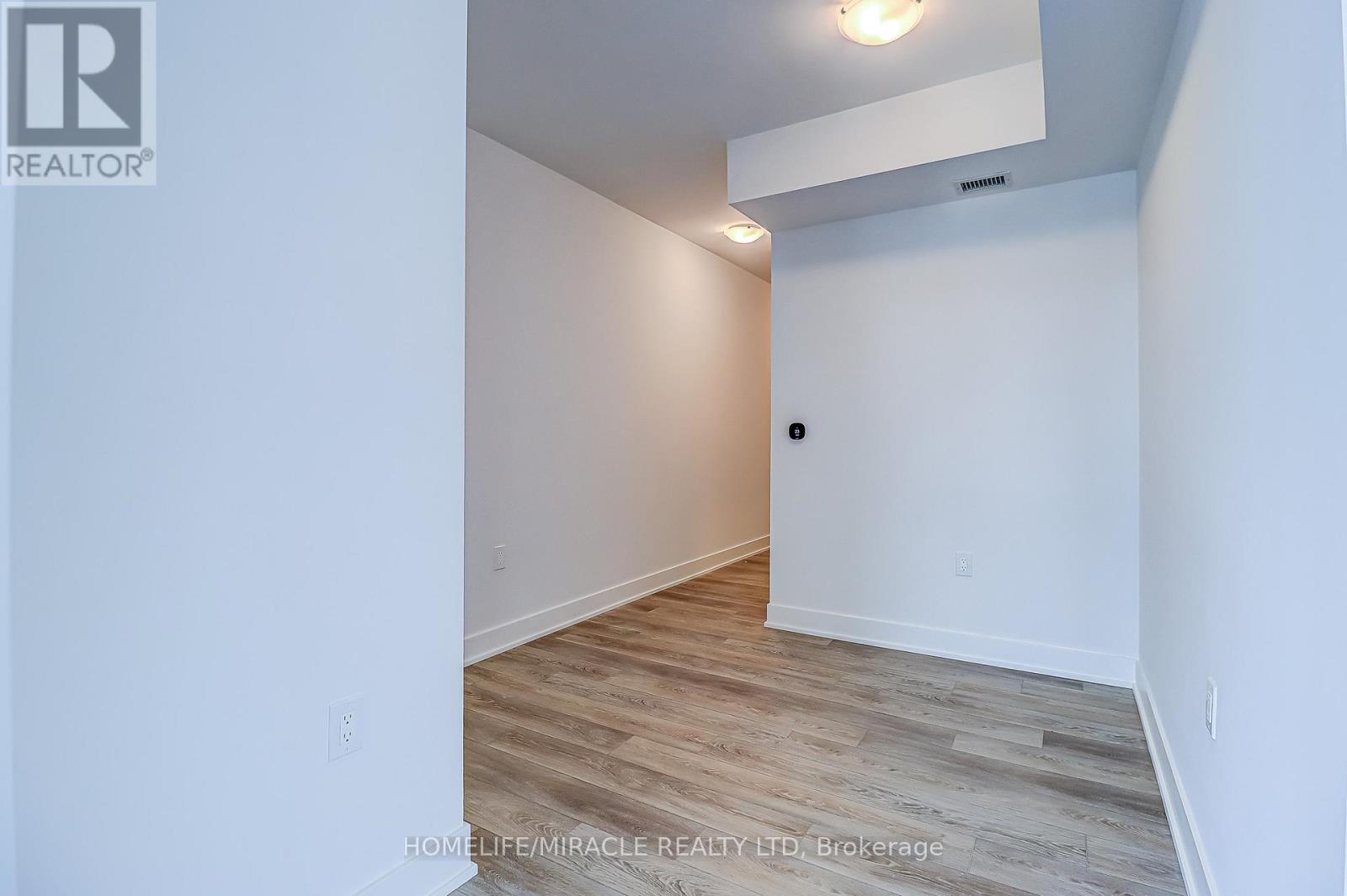 2088 James Street, Burlington, Ontario  L7R 0H2 - Photo 17 - W12809214