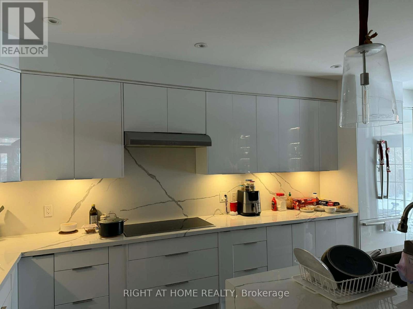 8 Fred Young Drive, Toronto, Ontario  M3L 0A2 - Photo 4 - W12809234