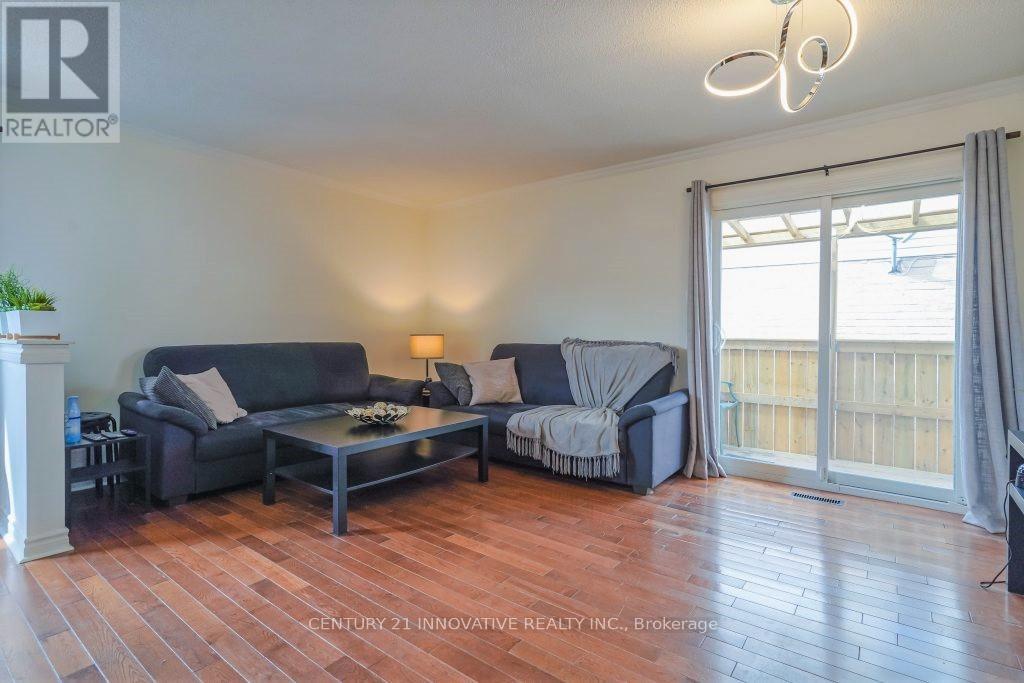 3066 Patrick Crescent, Mississauga, Ontario  L5N 3G5 - Photo 4 - W12809256