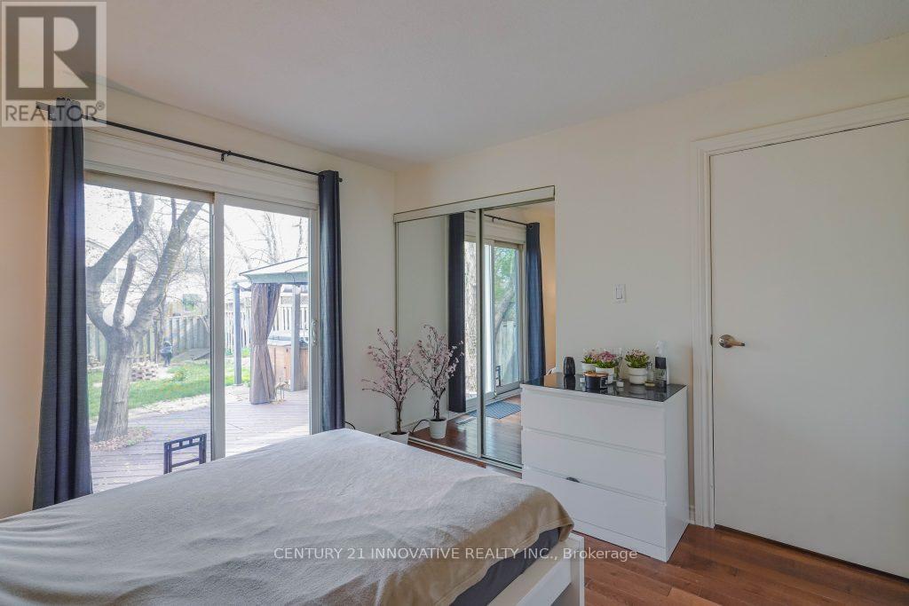 3066 Patrick Crescent, Mississauga, Ontario  L5N 3G5 - Photo 7 - W12809256