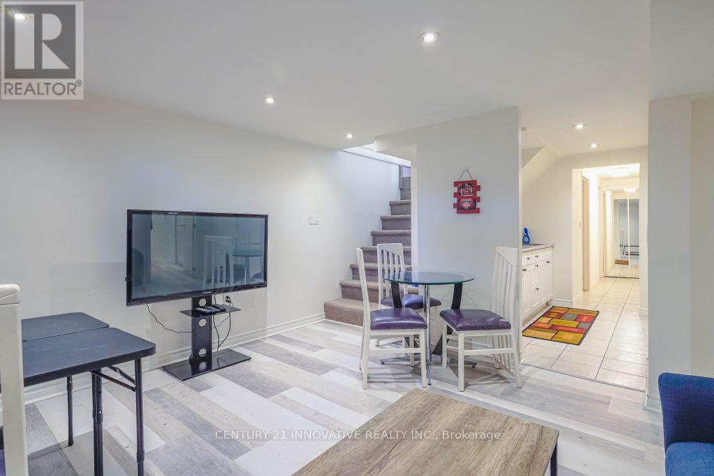 3066 Patrick Crescent, Mississauga, Ontario  L5N 3G5 - Photo 9 - W12809256