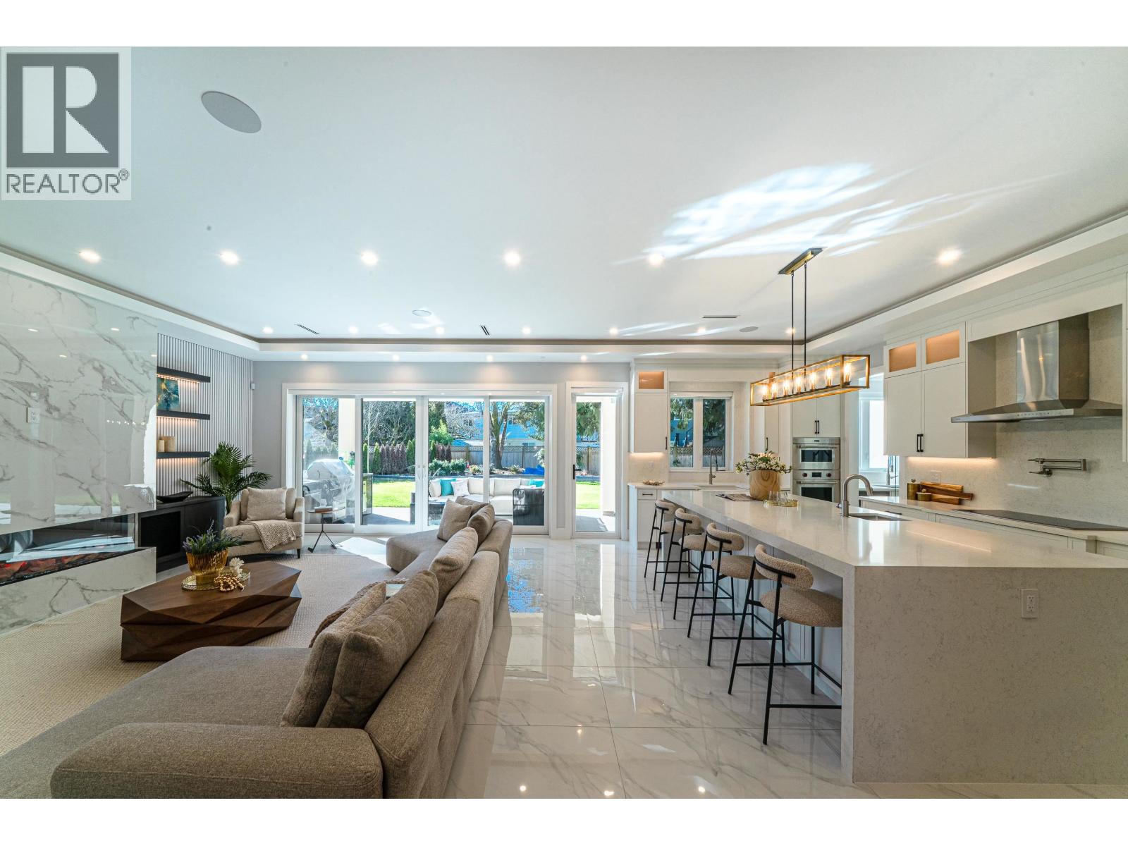 Listing Picture 12 of 40 : 10780 REYNOLDS DRIVE, Richmond / 烈治文 - 魯藝地產 Yvonne Lu Group - MLS Medallion Club Member