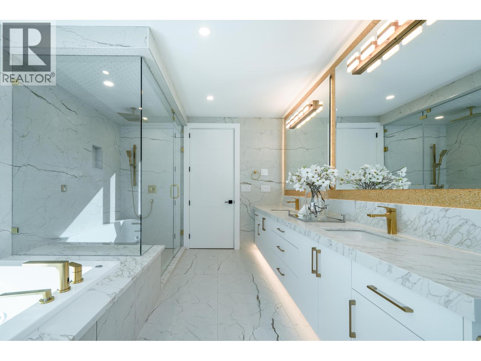 Listing Picture 19 of 40 : 10780 REYNOLDS DRIVE, Richmond / 烈治文 - 魯藝地產 Yvonne Lu Group - MLS Medallion Club Member