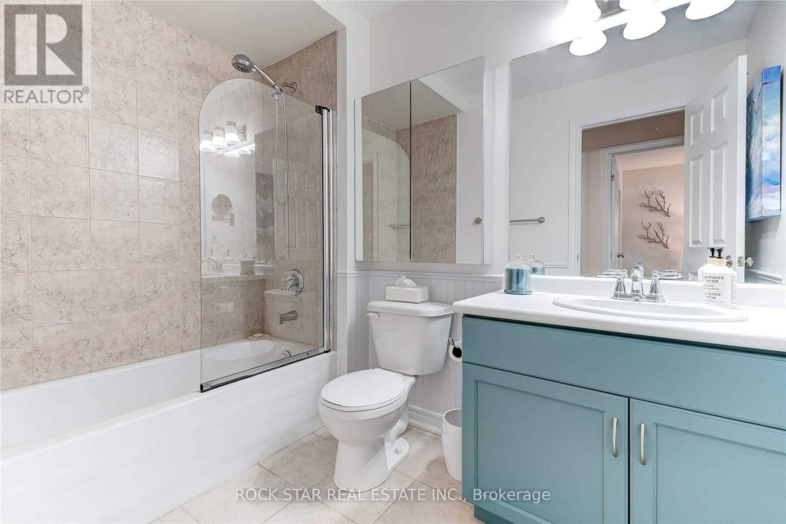 32 - 337 Beach Boulevard, Hamilton, Ontario  L8H 6W4 - Photo 9 - X12809190