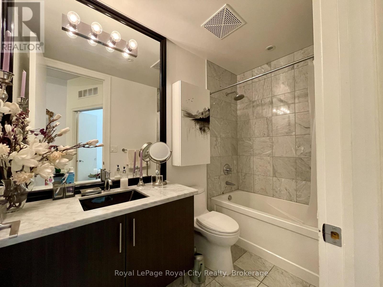 830 - 39 Queens Quay E, Toronto, Ontario  M5E 0A5 - Photo 17 - C12809246