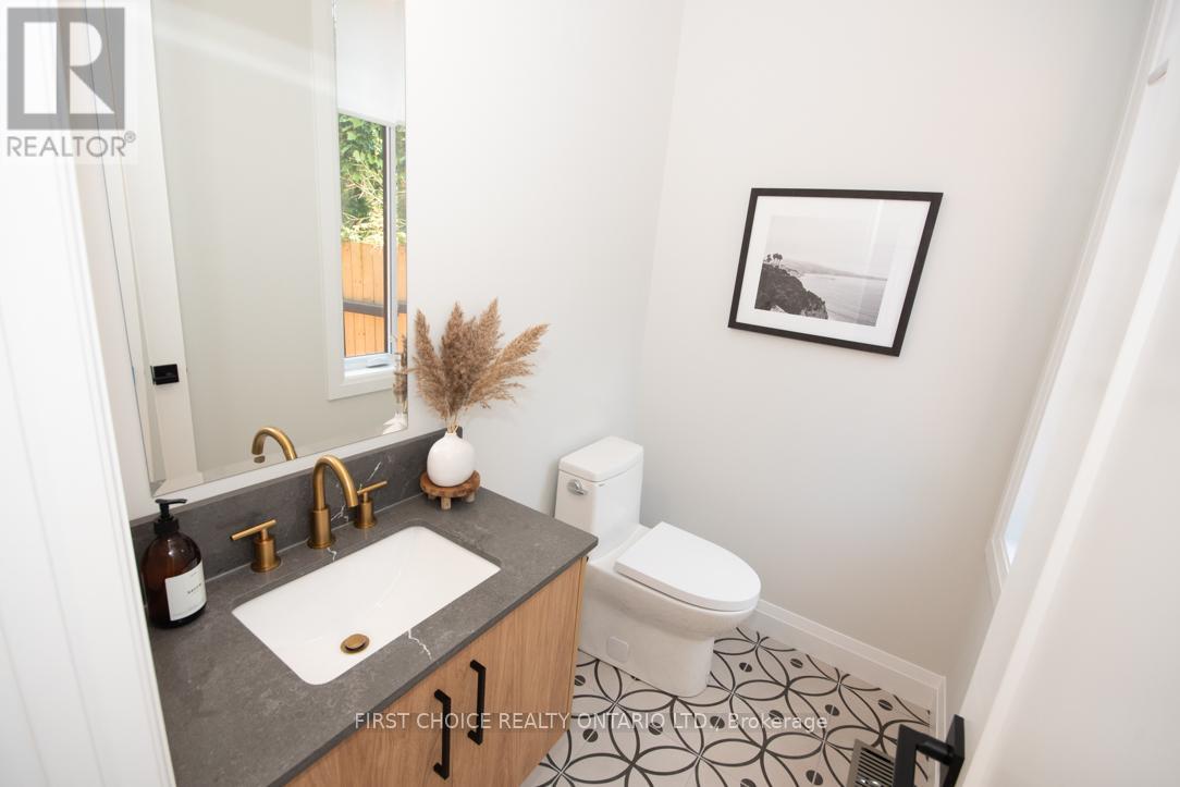 296 Riverdale Avenue, Ottawa, Ontario  K1S 1R1 - Photo 13 - X12809294