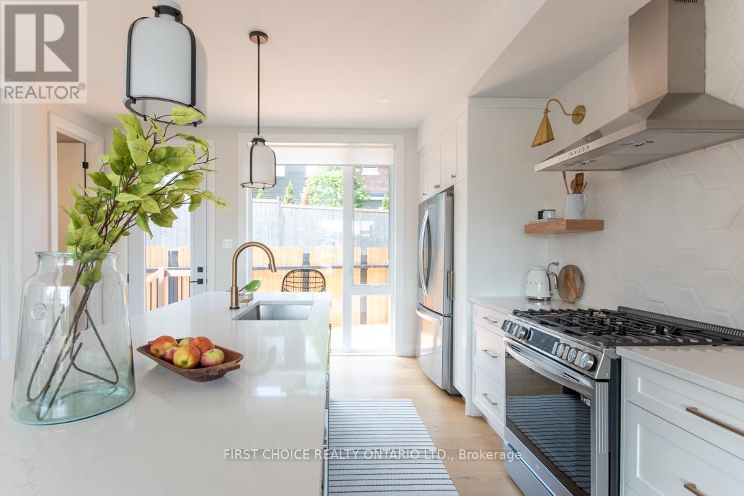 296 Riverdale Avenue, Ottawa, Ontario  K1S 1R1 - Photo 8 - X12809294