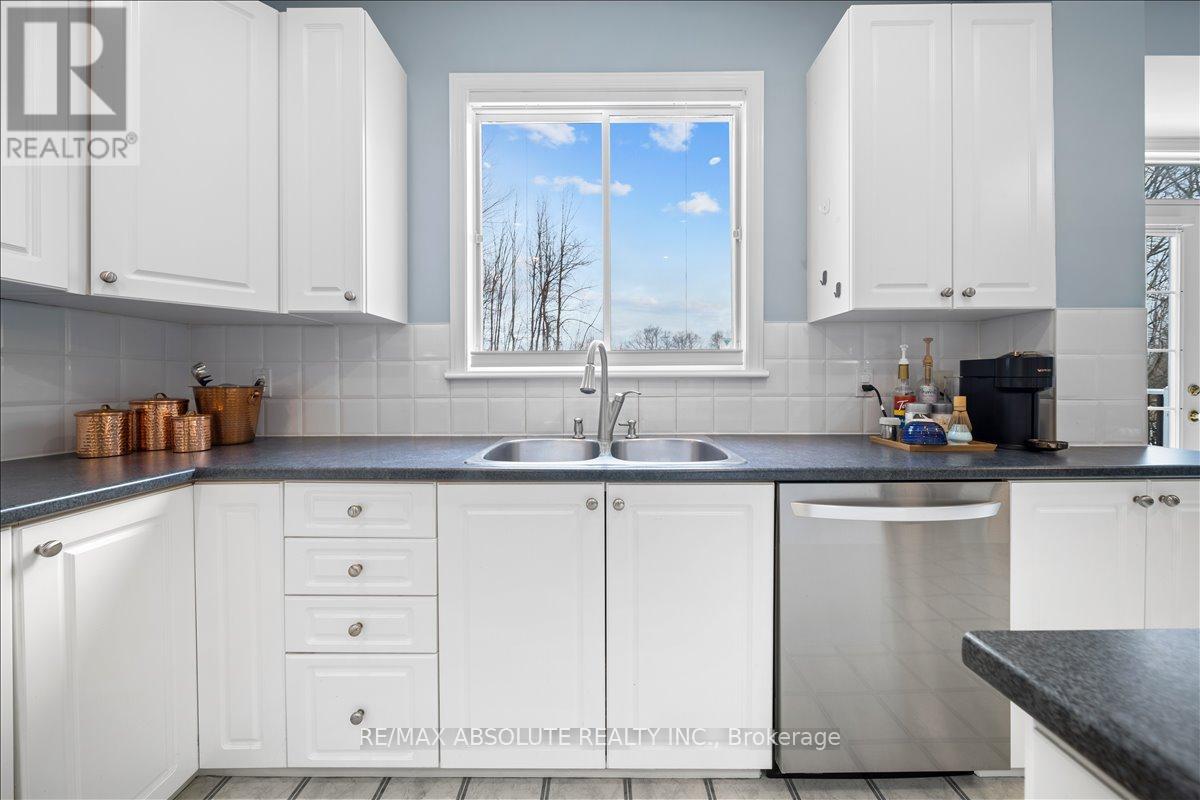 72 Kenins Crescent, Ottawa, Ontario  K2K 3E4 - Photo 17 - X12809286