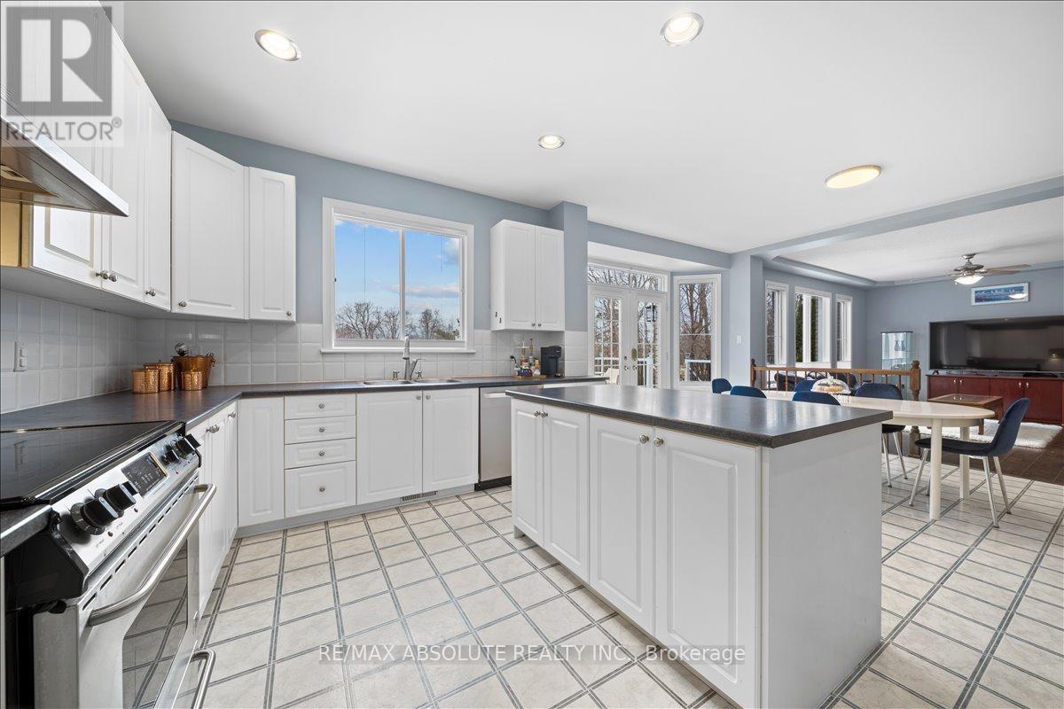 72 Kenins Crescent, Ottawa, Ontario  K2K 3E4 - Photo 18 - X12809286