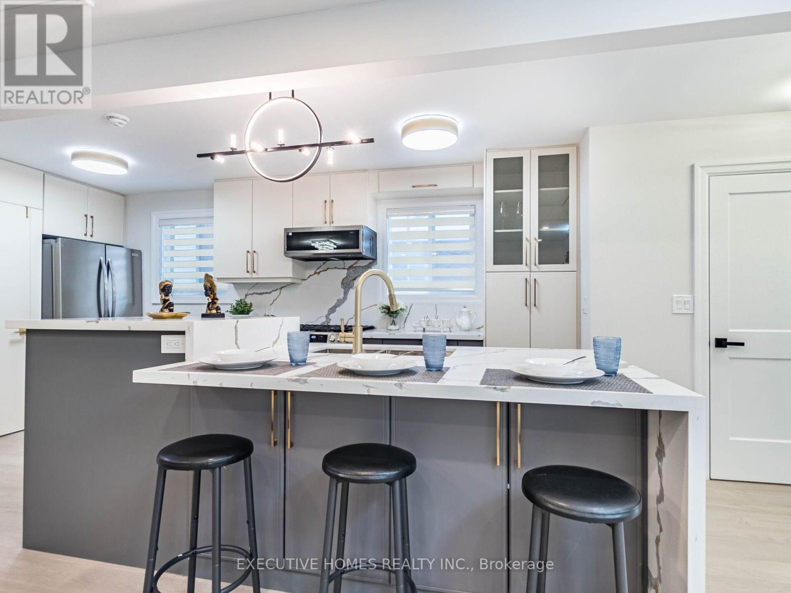 2685 Windjammer Road, Mississauga, Ontario  L5L 1T3 - Photo 5 - W12807034