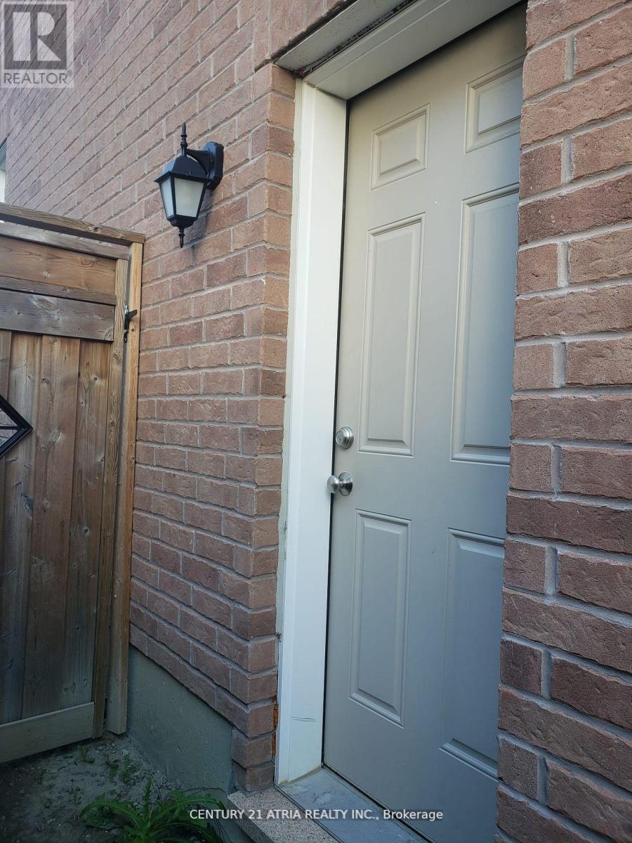 33 Major Crescent, Aurora, Ontario  L4G 0X5 - Photo 2 - N12809296