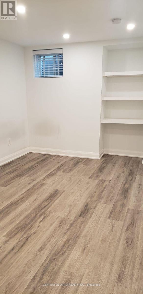 33 Major Crescent, Aurora, Ontario  L4G 0X5 - Photo 3 - N12809296