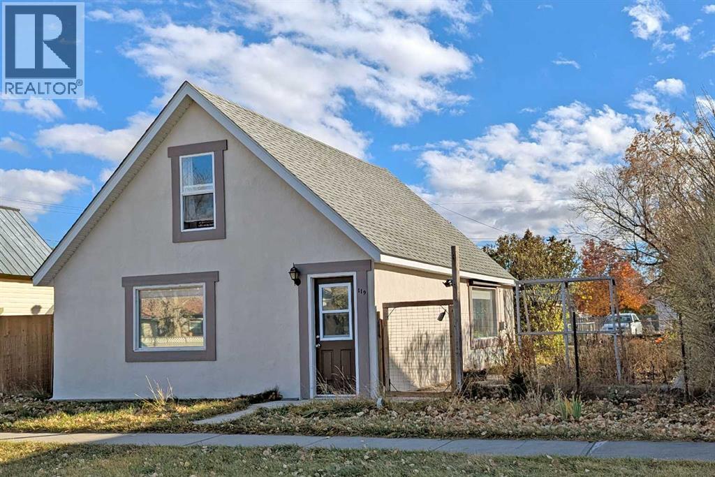 119 47 Avenue W, Claresholm, Alberta