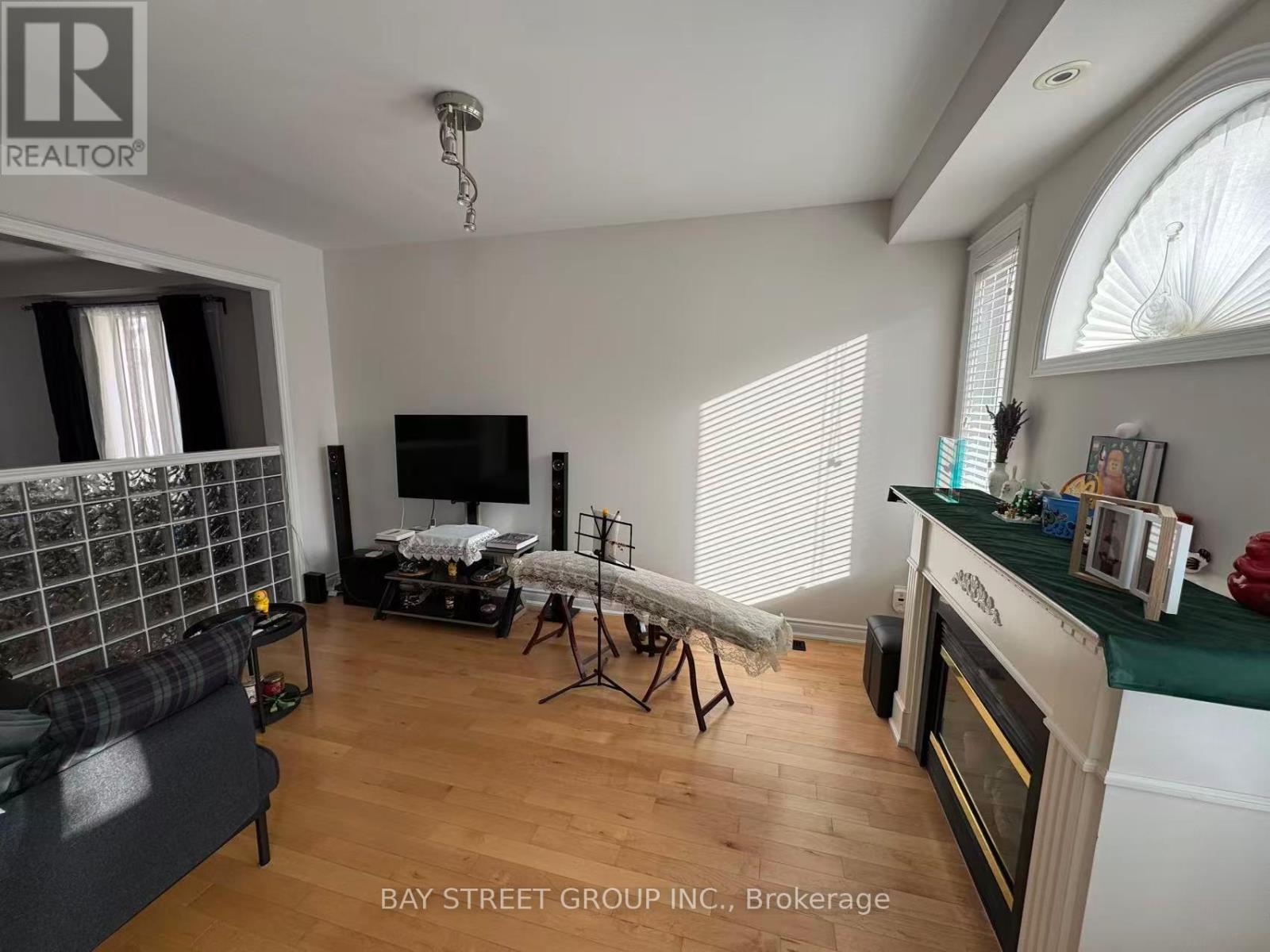 3364 Hayhurst Crescent, Oakville, Ontario  L6L 6W9 - Photo 10 - W12809276