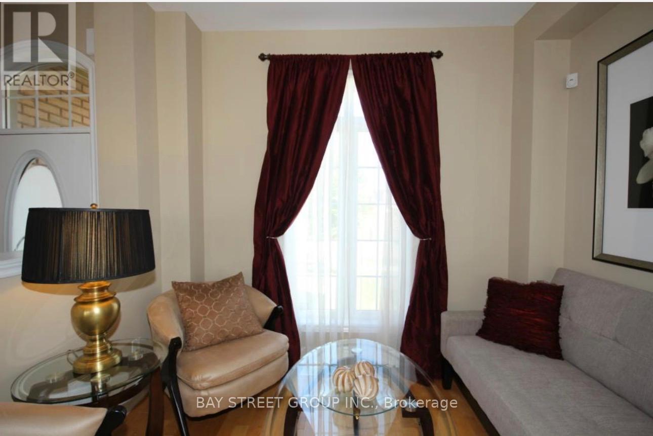 3364 Hayhurst Crescent, Oakville, Ontario  L6L 6W9 - Photo 4 - W12809276