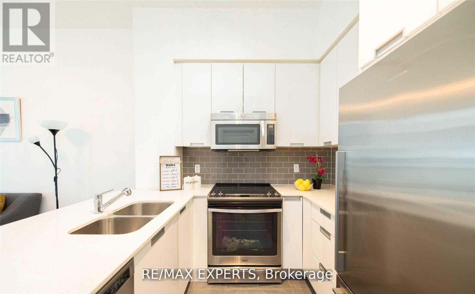 311 - 55 Eglinton Avenue W, Mississauga, Ontario  L5R 0E4 - Photo 11 - W12809284