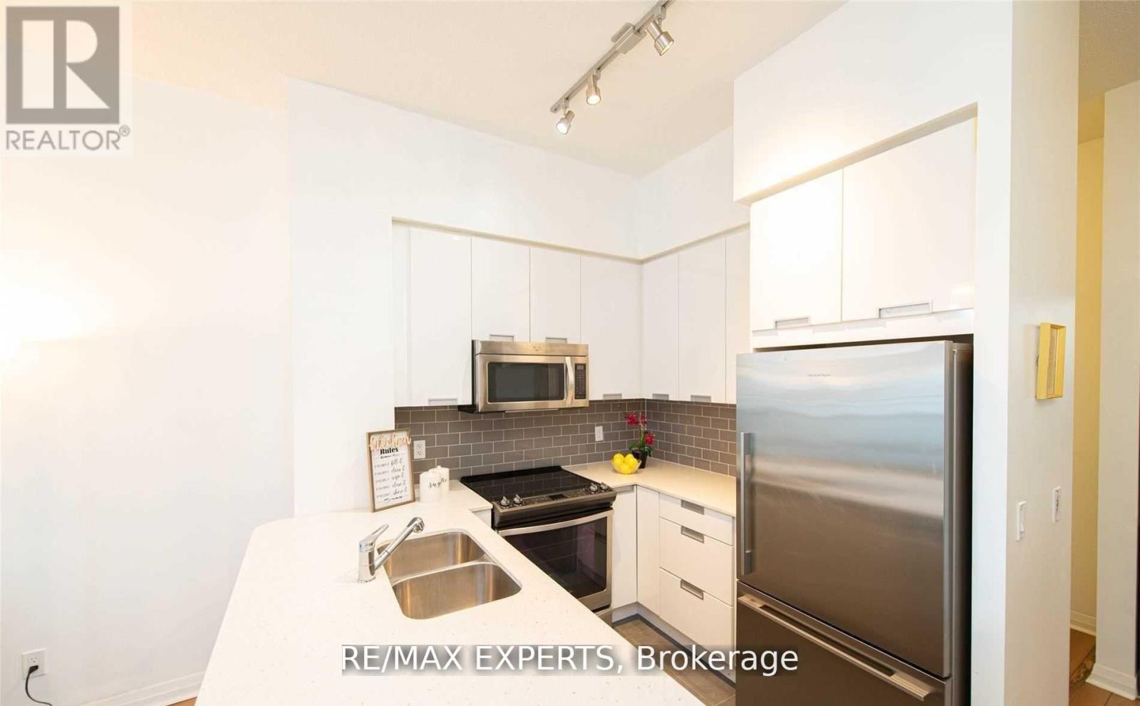 311 - 55 Eglinton Avenue W, Mississauga, Ontario  L5R 0E4 - Photo 14 - W12809284