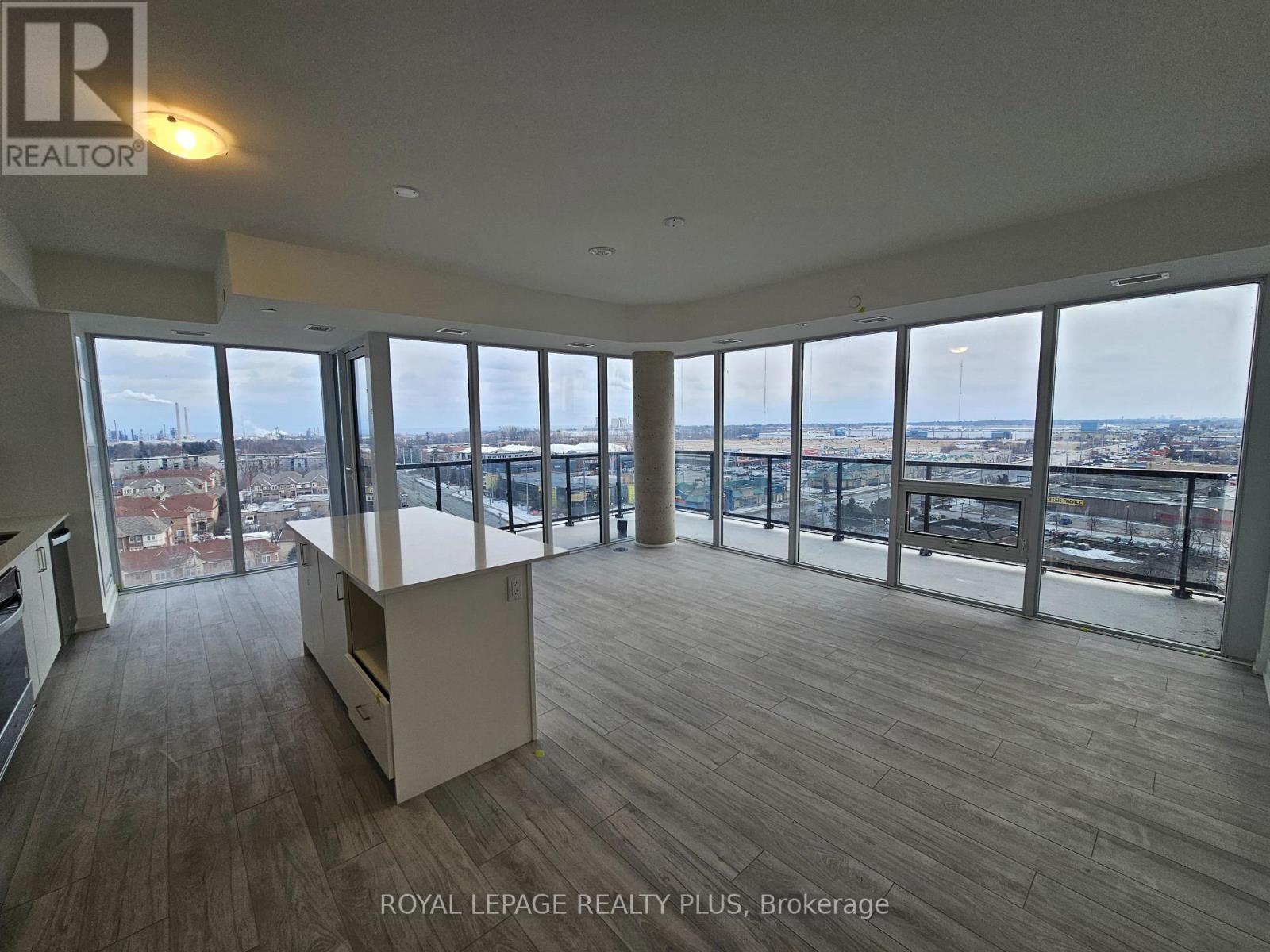 1109 - 1035 Southdown Road, Mississauga, Ontario  L5J 0A3 - Photo 3 - W12809288