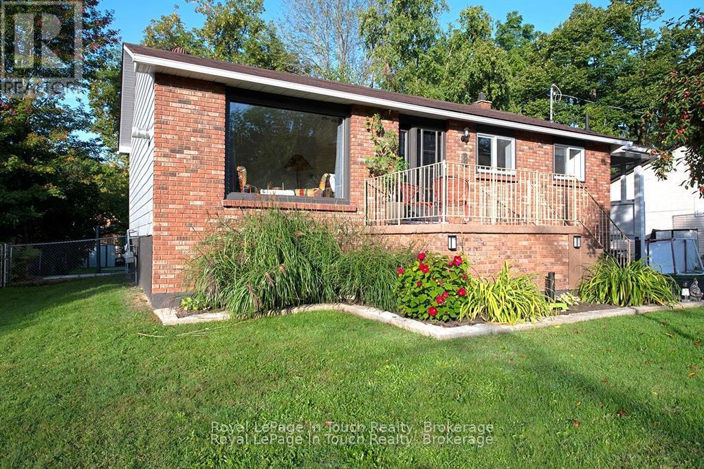 8 Cyril Martin Place, Severn, Ontario  L0K 1E0 - Photo 7 - S12809396