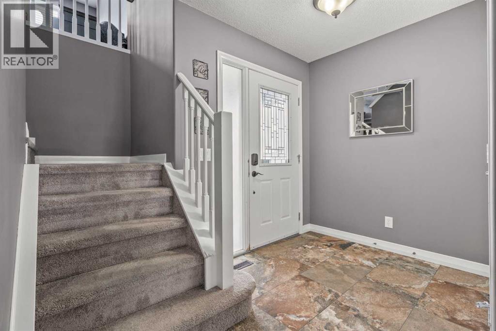 715 Copperpond Circle Se, Calgary, Alberta  T2Z 0R5 - Photo 3 - A2270187