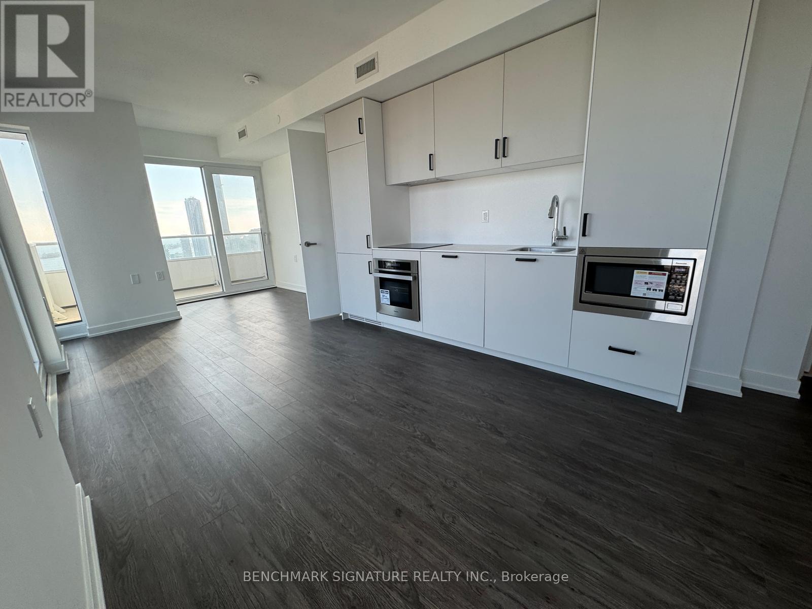 4003 - 88 Queen Street E, Toronto, Ontario  M5C 0B6 - Photo 2 - C12809374