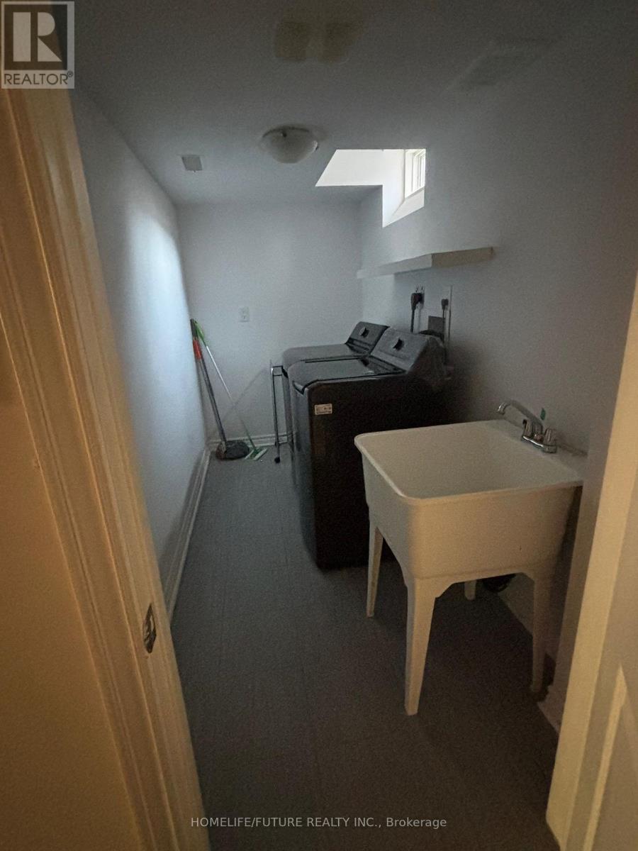 7 Dollery Gate, Ajax (Northeast Ajax), Ontario  L1T 0G6 - Photo 6 - E12809352