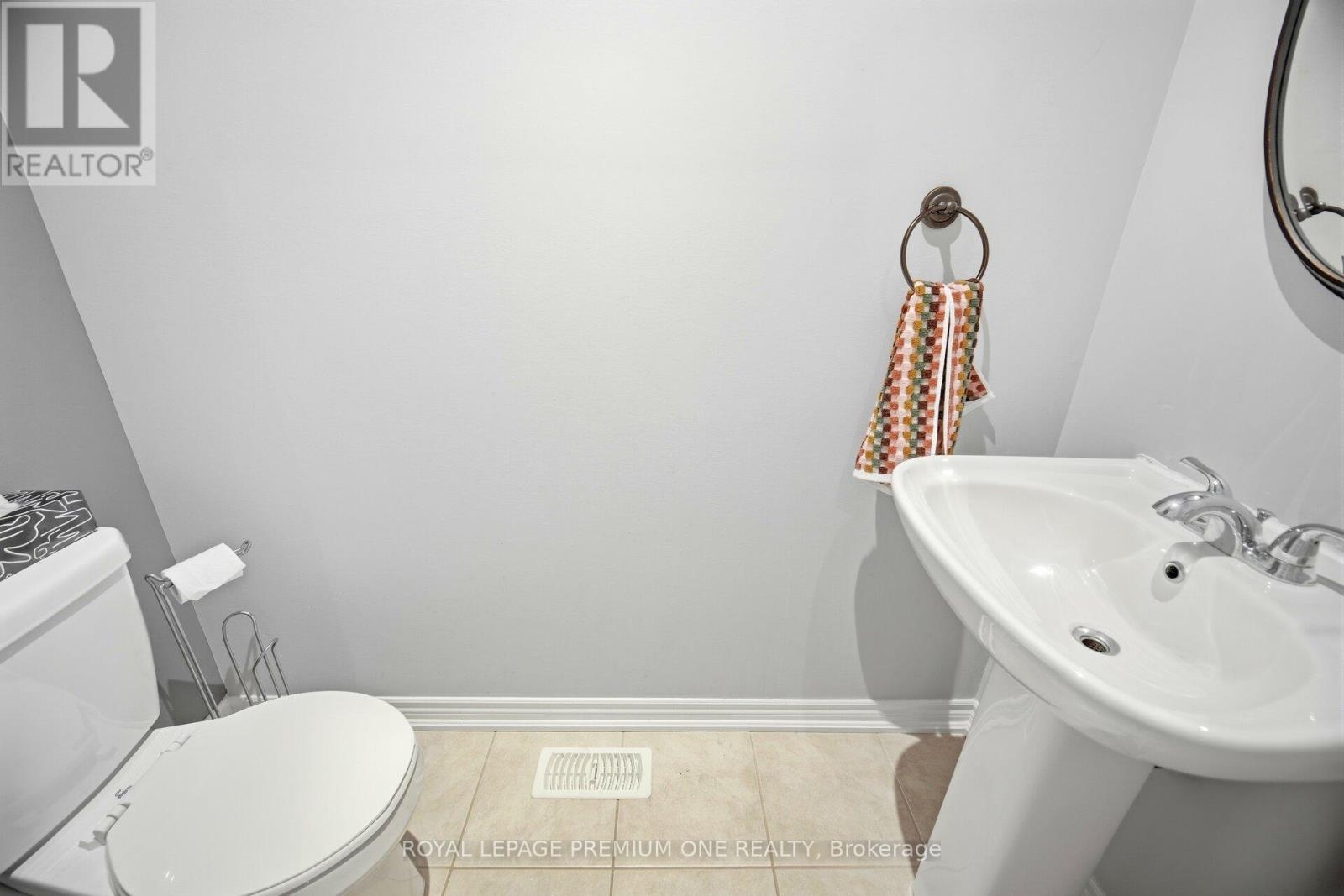 8 Poetry Drive, Vaughan, Ontario  L4H 3P7 - Photo 15 - N12809314