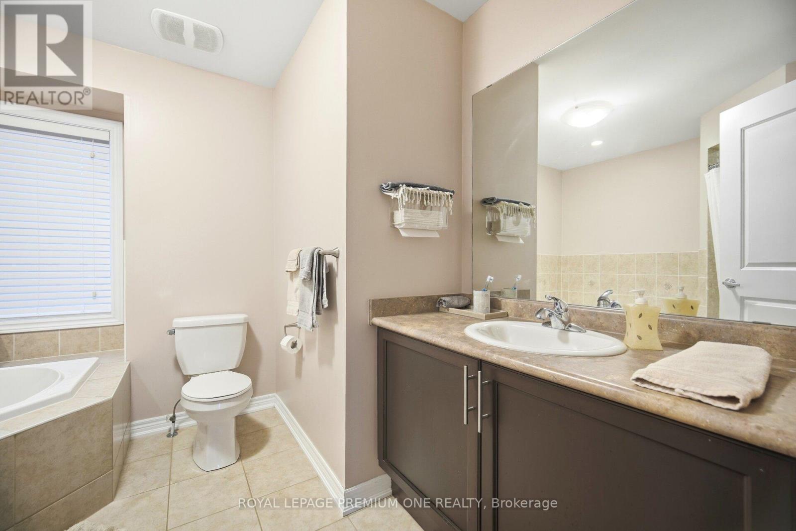 8 Poetry Drive, Vaughan, Ontario  L4H 3P7 - Photo 35 - N12809314