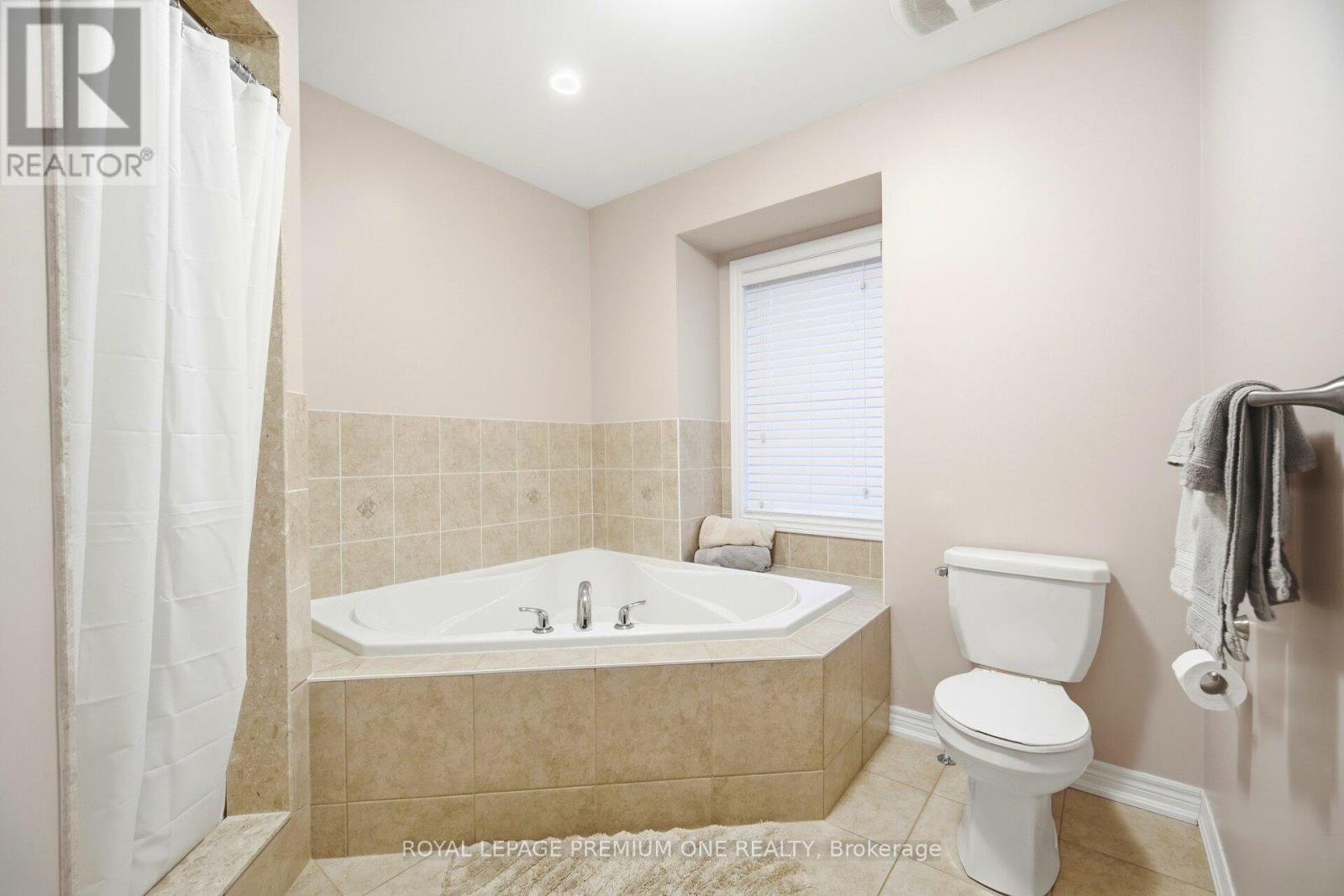 8 Poetry Drive, Vaughan, Ontario  L4H 3P7 - Photo 36 - N12809314