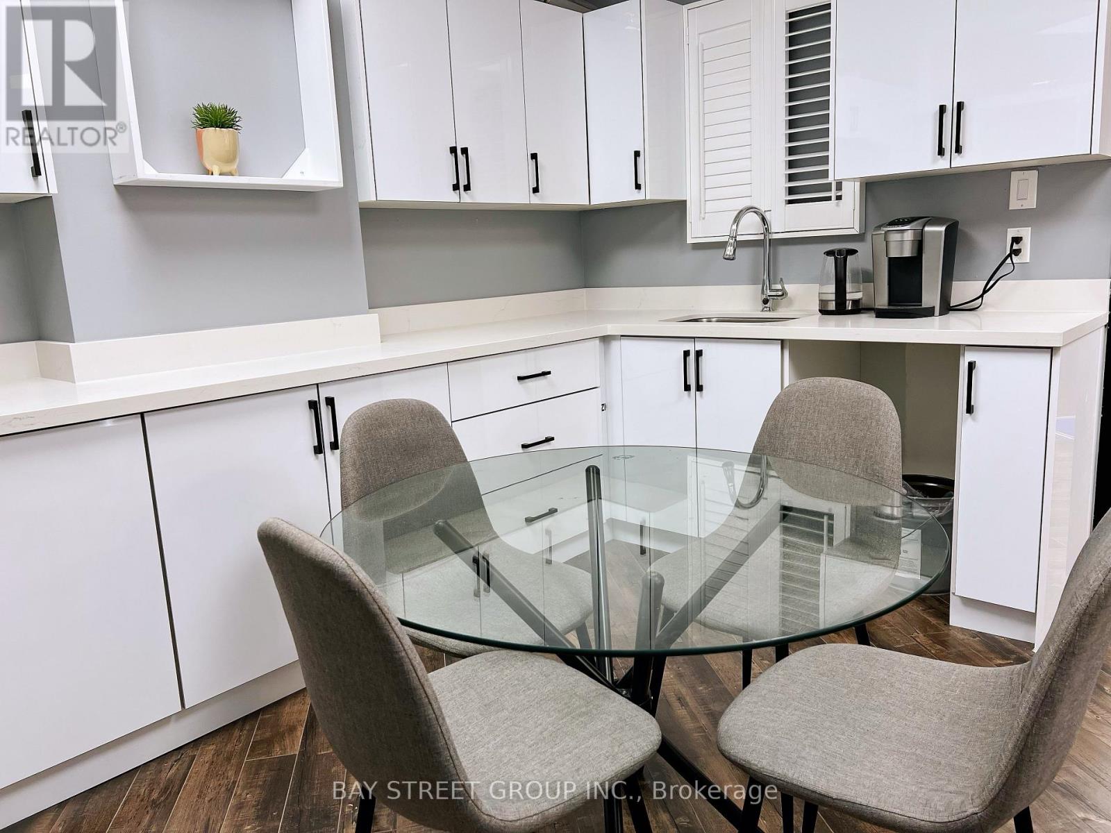 304 - 350 Highway 7 Avenue E, Richmond Hill, Ontario  L4B 3N2 - Photo 11 - N12809328