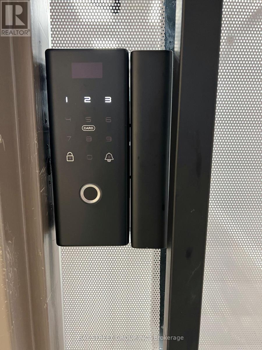 304 - 350 Highway 7 Avenue E, Richmond Hill, Ontario  L4B 3N2 - Photo 14 - N12809328