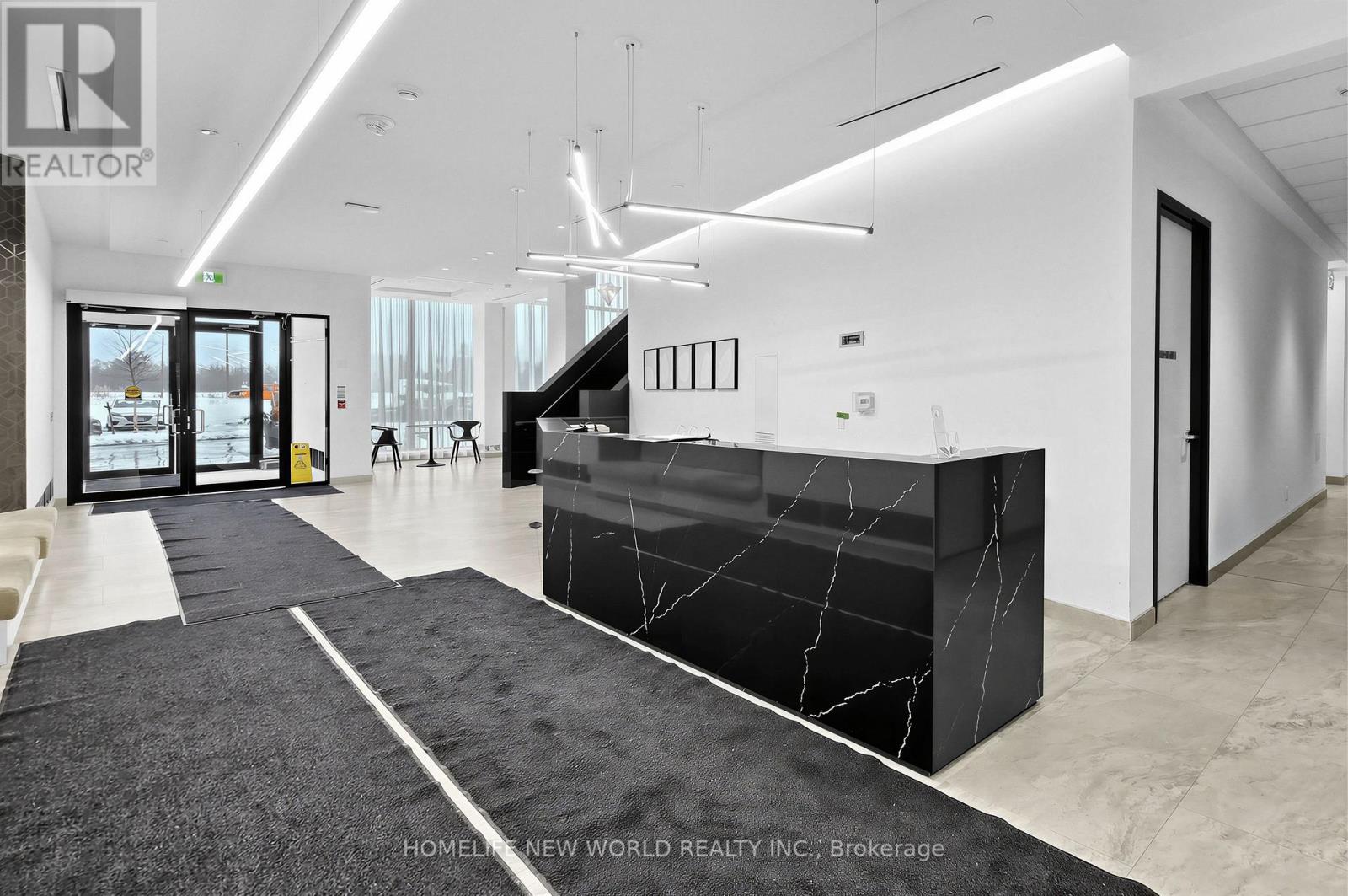 933 - 2 David Eyer Road, Richmond Hill, Ontario  L4S 0N6 - Photo 4 - N12809330