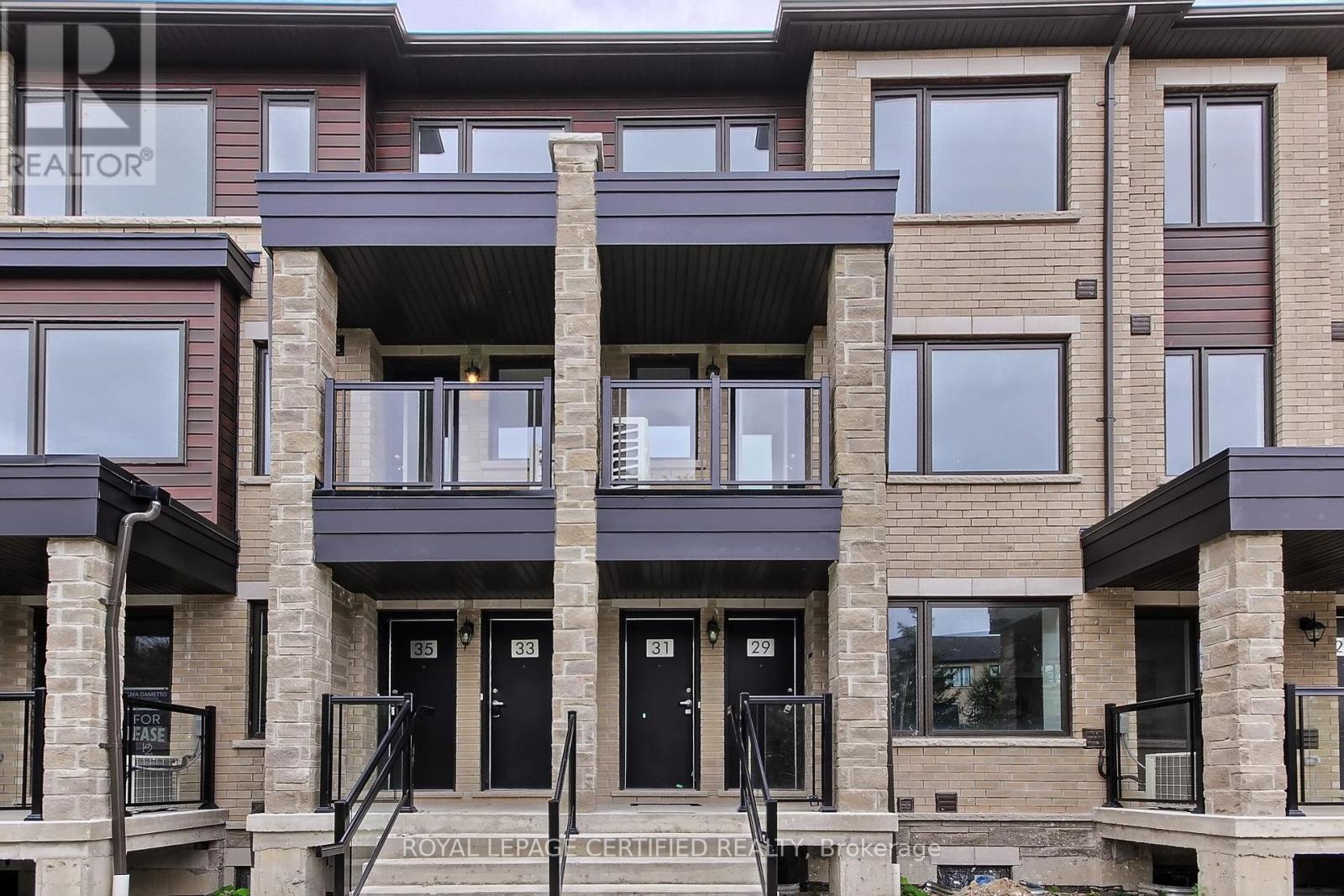 31 APPLETREE LANE, Barrie, Ontario