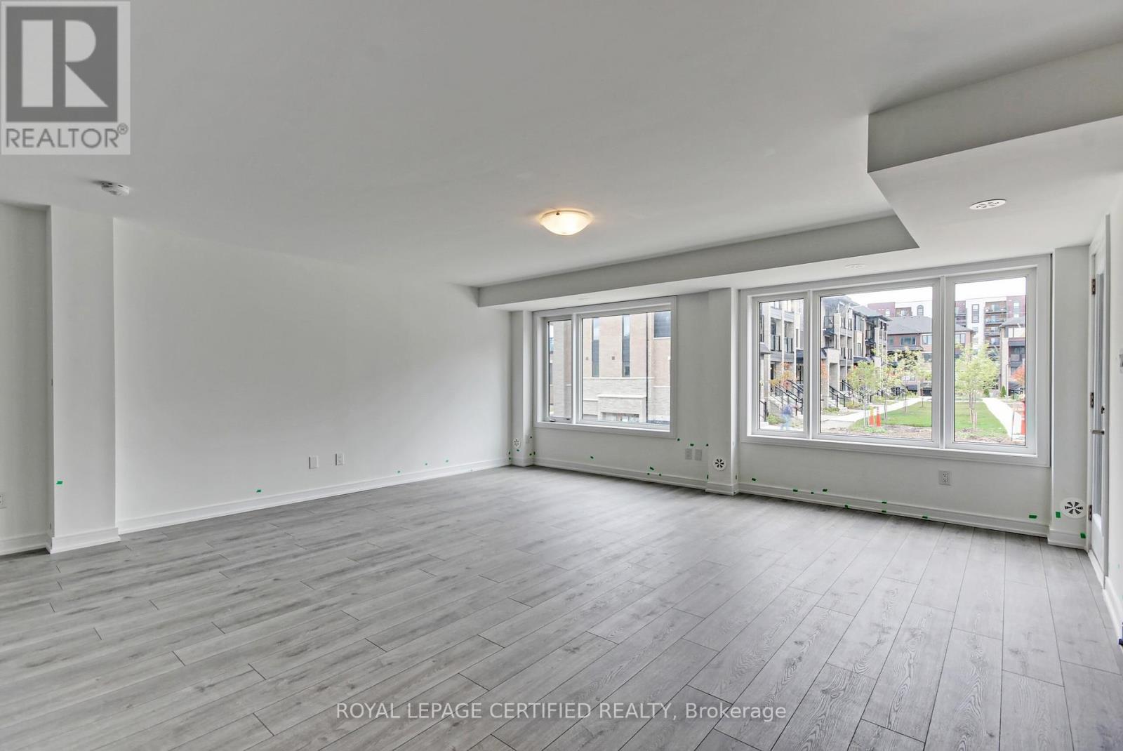 31 Appletree Lane, Barrie, Ontario  L9J 0P1 - Photo 10 - S12809342