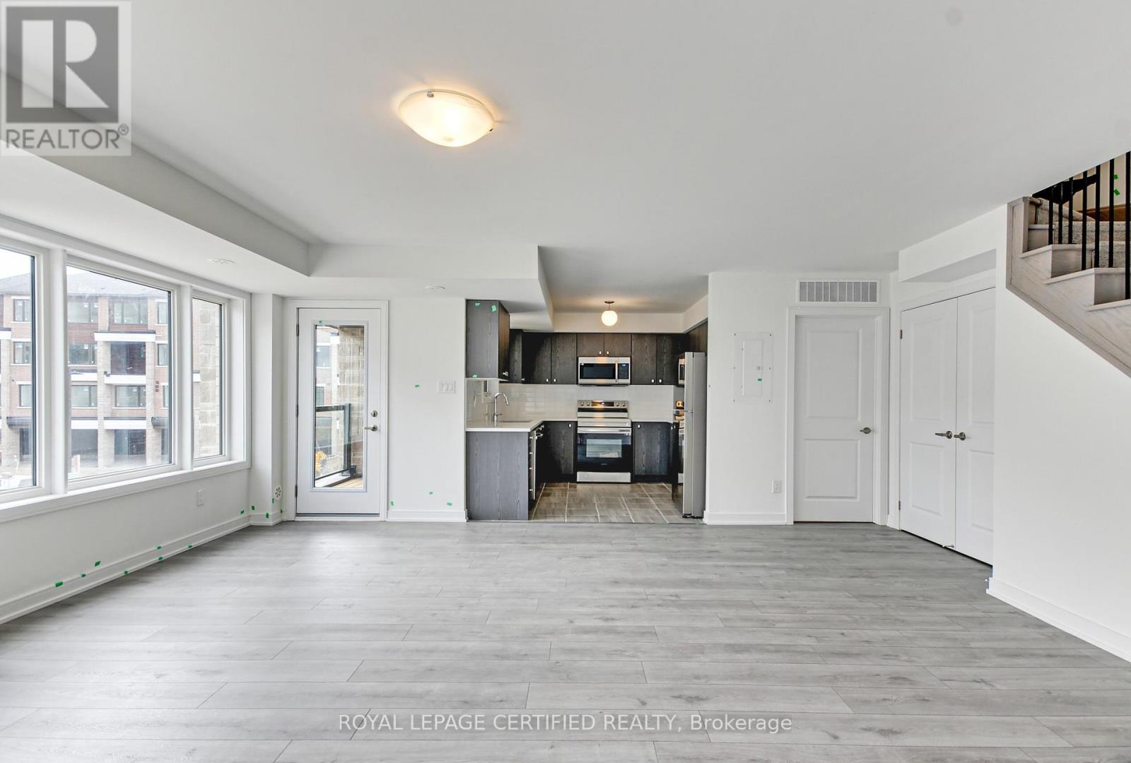 31 Appletree Lane, Barrie, Ontario  L9J 0P1 - Photo 12 - S12809342