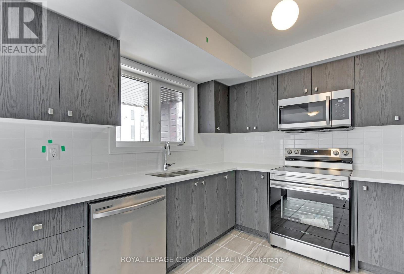 31 Appletree Lane, Barrie, Ontario  L9J 0P1 - Photo 16 - S12809342