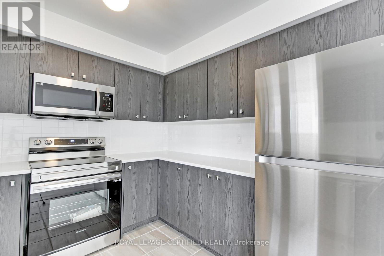 31 Appletree Lane, Barrie, Ontario  L9J 0P1 - Photo 17 - S12809342