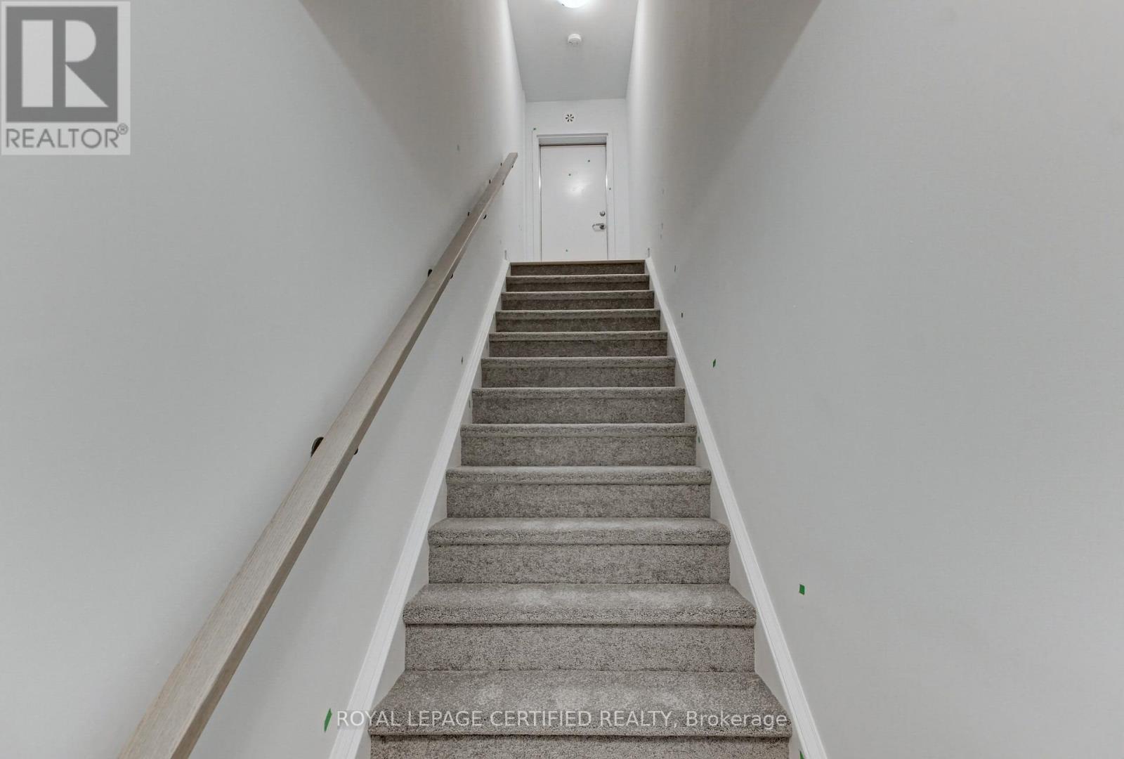 31 Appletree Lane, Barrie, Ontario  L9J 0P1 - Photo 5 - S12809342