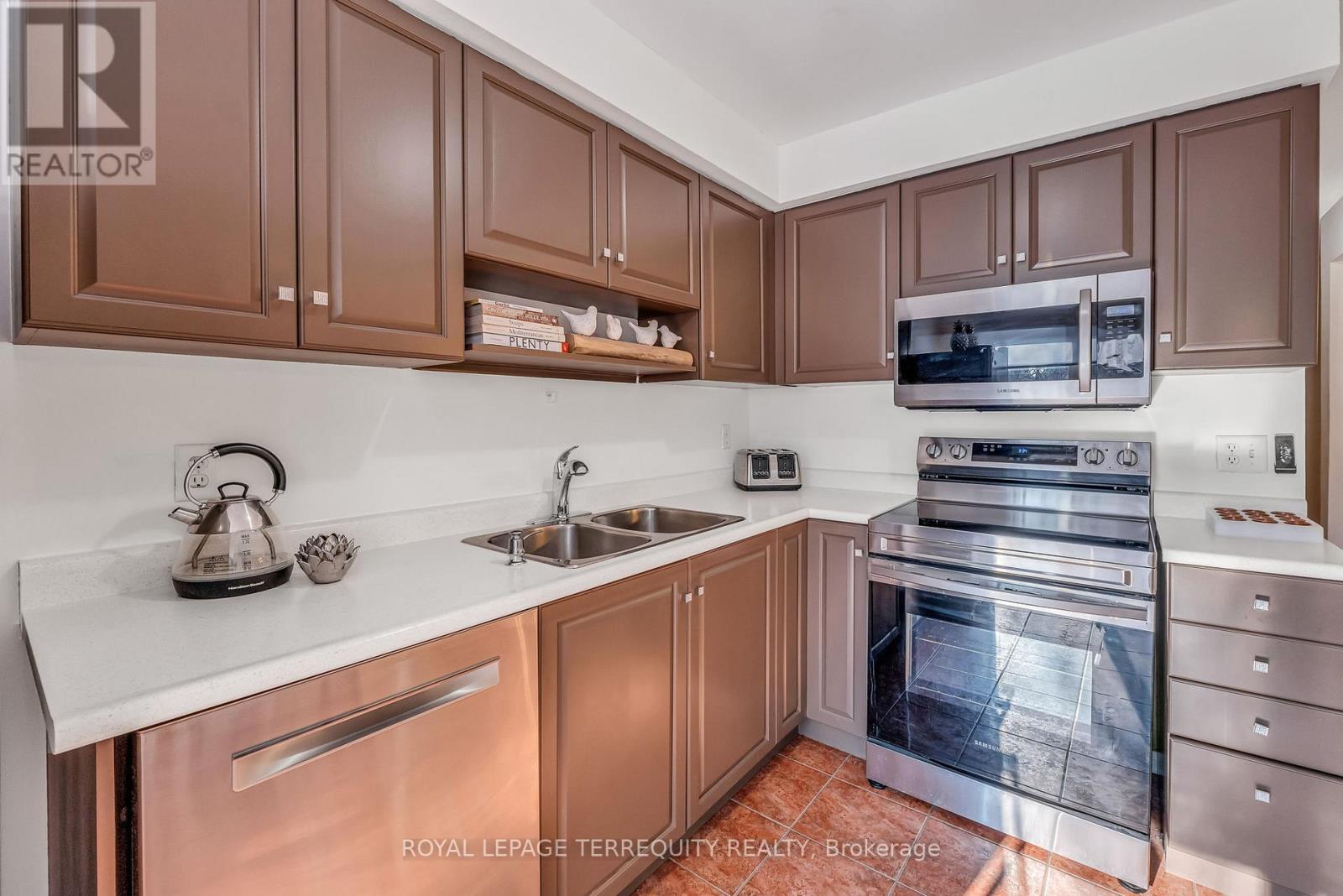 25 - 1276 Silvan Forest Drive, Burlington, Ontario  L7M 4V8 - Photo 18 - W12798964