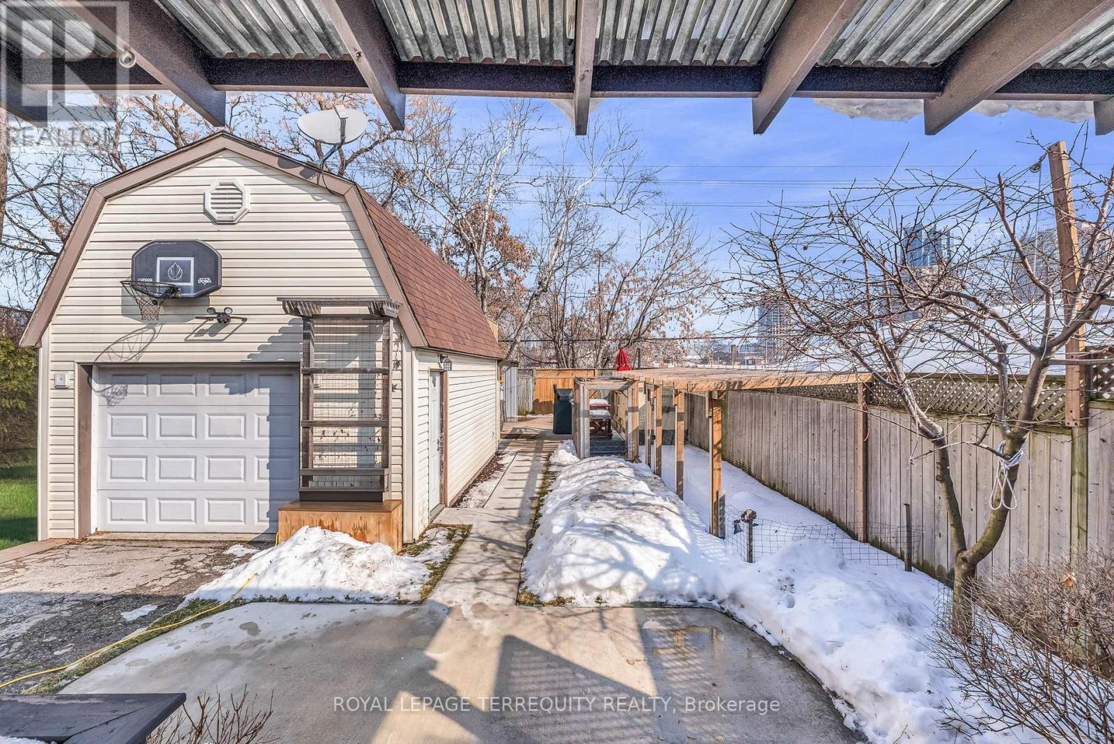 5 Acorn Avenue, Toronto, Ontario  M9B 3P7 - Photo 29 - W12800808