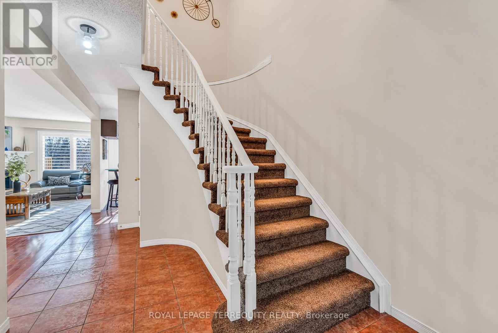 25 - 1276 Silvan Forest Drive, Burlington, Ontario  L7M 4V8 - Photo 5 - W12798964