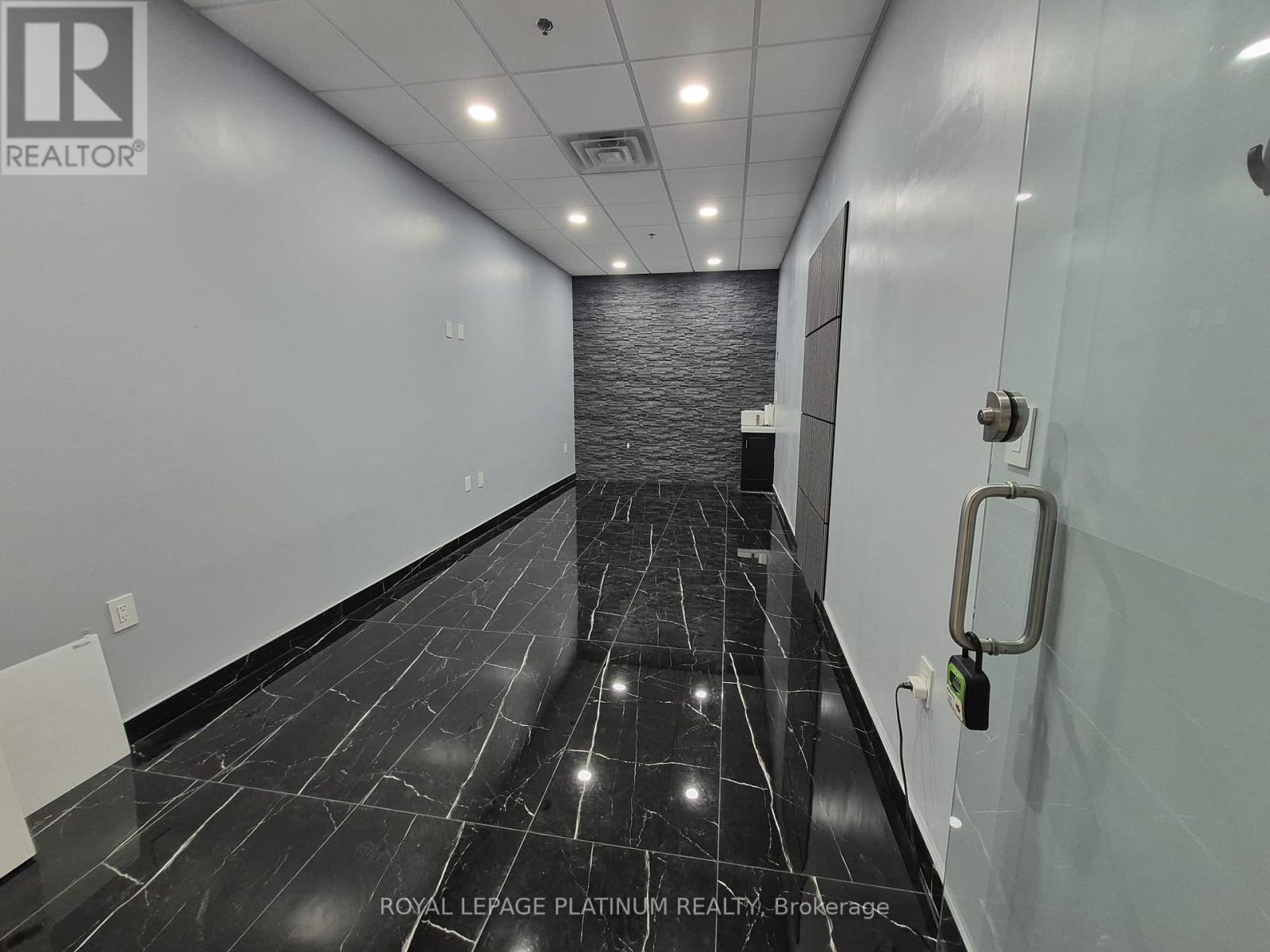 1c29 - 7215 Goreway Drive, Mississauga, Ontario L4T 2T9 - Photo 4 - W12809324